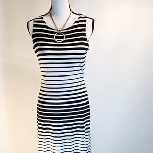 Green Envelope Los Angeles Maxi Dress|Navy/Wht | M